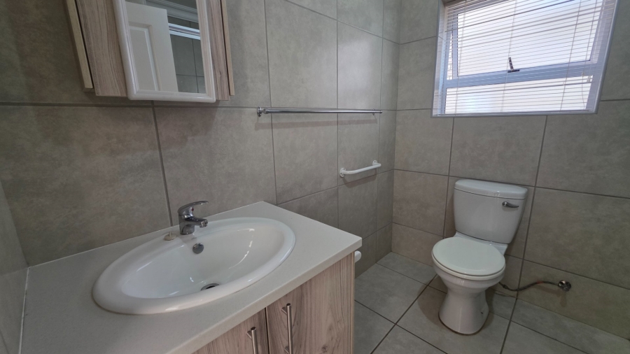 2 Bedroom Property for Sale in Groenkloof Retirement Village Western Cape